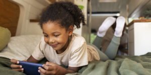 Leia mais sobre o artigo USO EXCESSIVO DE TELAS EM CRIANÇAS E ADOLESCENTES